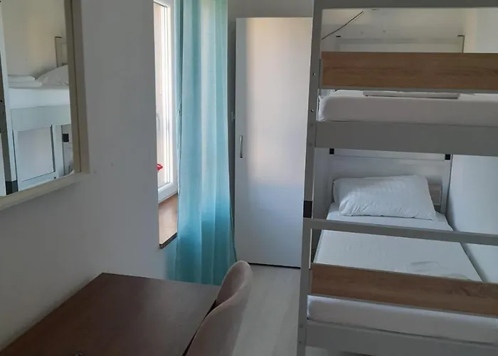 Hostel Jadran *